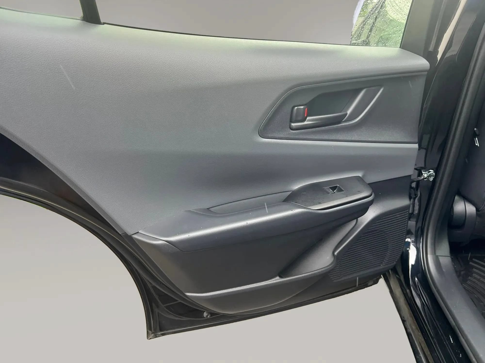 Used 2026 Toyota Prius LE FWD image 23