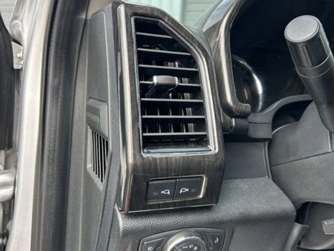 Used 2019 Ford F250 Lariat w/ Chrome Package image 14