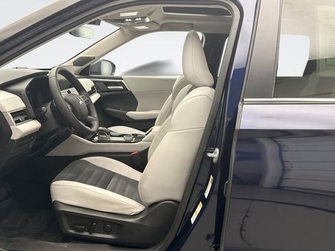 Used 2025 Mitsubishi Outlander SE AWD/4WD image 11