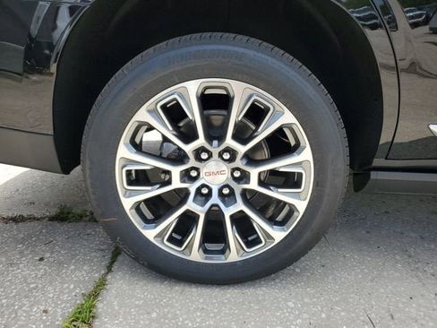 New 2026 GMC Yukon Denali AWD/4WD image 6