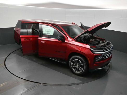 New 2026 Chevrolet Suburban LT w/ Comfort Package image 26