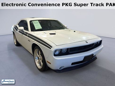 Used 2010 Dodge Challenger R/T RWD image 1