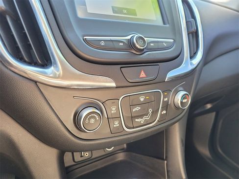 Used 2018 Chevrolet Equinox LT image 26