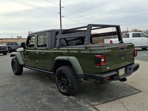 Used 2021 Jeep Gladiator Sport image 5