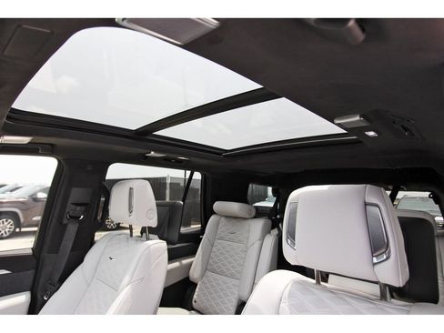 Certified 2026 Cadillac Escalade Platinum Sport w/ LPO, ONYX Package AWD/4WD image 28