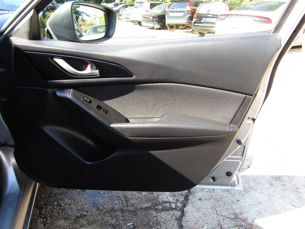 Used 2014 MAZDA MAZDA3 i Sport FWD image 19
