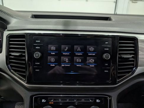 Used 2023 Volkswagen Atlas Cross Sport SE w/ Black Wheel Package AWD/4WD image 20