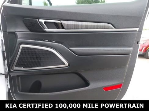 Certified 2024 Kia Telluride EX w/ EX Captain's Chair Package FWD image 30