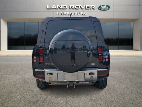 Used 2023 Land Rover Defender 130 SE AWD/4WD image 3
