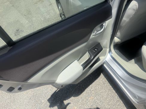 Used 2012 Honda Civic LX image 11