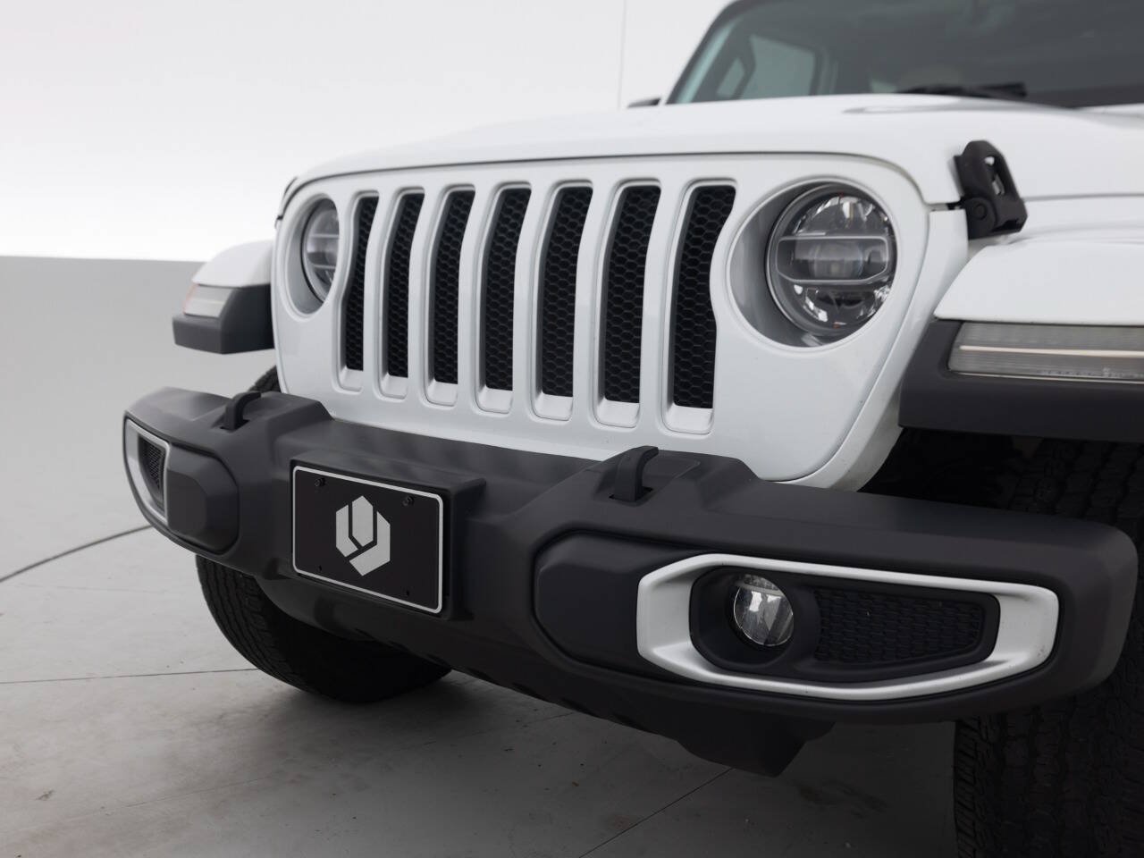 Used 2018 Jeep Wrangler Unlimited Sahara AWD/4WD image 16
