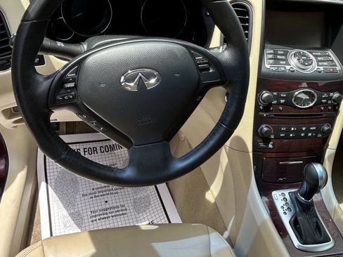Used 2017 INFINITI QX50 2WD w/ Premium Plus Package image 11