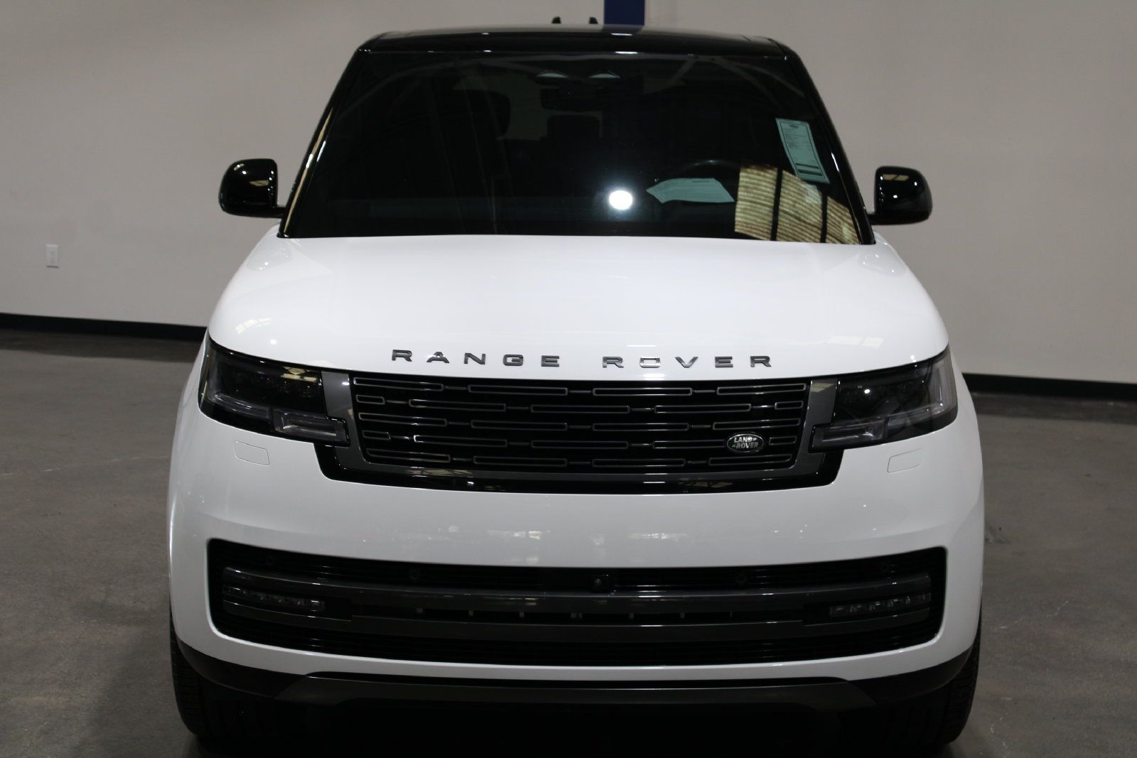 Used 2025 Land Rover Range Rover Autobiography AWD/4WD image 5