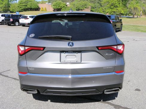 Used 2024 Acura MDX SH-AWD w/ Technology Package image 4