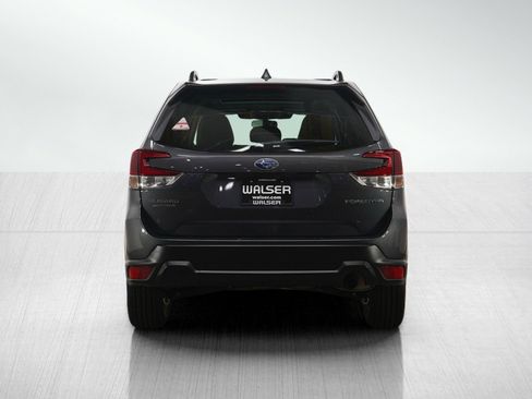 Used 2023 Subaru Forester Premium image 5