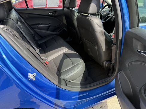 Used 2017 Chevrolet Cruze Premier FWD image 12