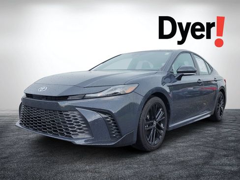 Used 2025 Toyota Camry SE FWD image 8