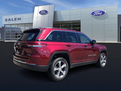 Used 2025 Jeep Grand Cherokee Limited w/ Luxury Tech Group II AWD/4WD image 3