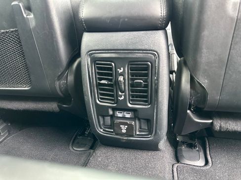 Used 2020 Jeep Grand Cherokee Limited AWD/4WD image 31