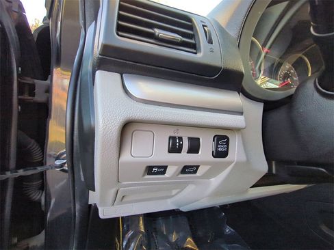 Used 2015 Subaru Forester 2.5i Limited w/ Popular Package #2 image 13