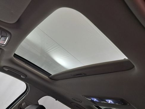 Used 2024 Kia Telluride SX image 10