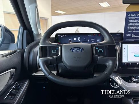 Certified 2025 Ford Expedition Active RWD image 18