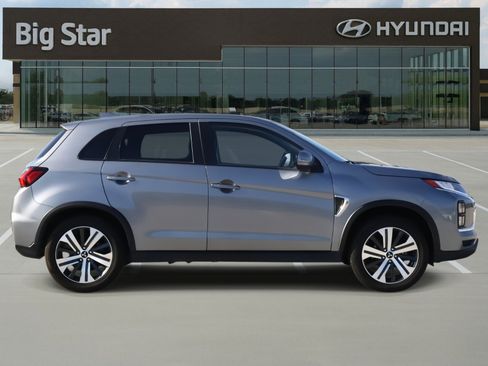 Used 2022 Mitsubishi Outlander Sport SE image 5