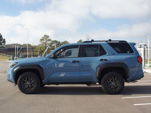 Used 2025 Toyota 4Runner SR5 image 11