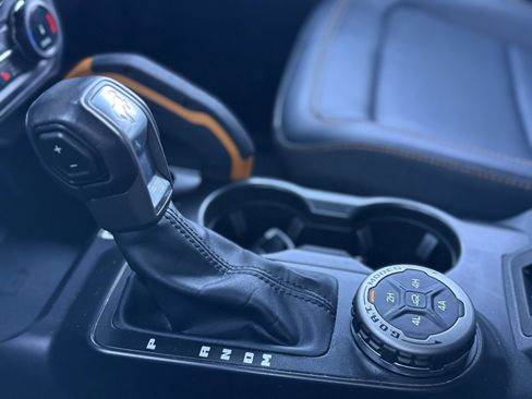 Used 2022 Ford Bronco Badlands image 25