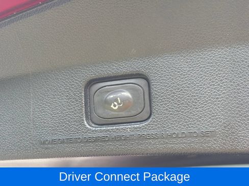 Used 2019 Ford Explorer XLT w/ Equipment Group 202A AWD/4WD image 9