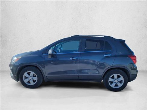 Used 2017 Chevrolet Trax LT w/ LT Convenience Package image 6