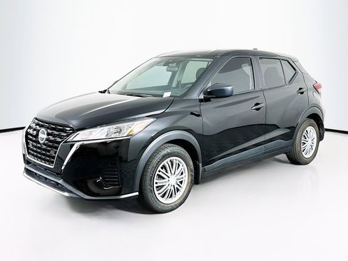 Used 2024 Nissan Kicks S FWD image 3