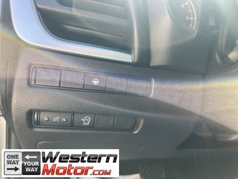 Used 2023 Nissan Rogue SV image 18