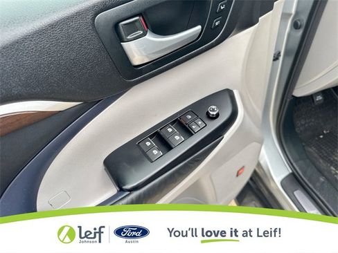 Used 2015 Toyota Highlander Limited Platinum image 19