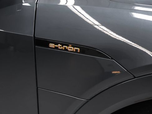 Used 2019 Audi e-tron Prestige AWD/4WD image 14