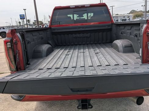 Used 2024 GMC Sierra 2500 AT4 w/ AT4 Preferred Package AWD/4WD image 7