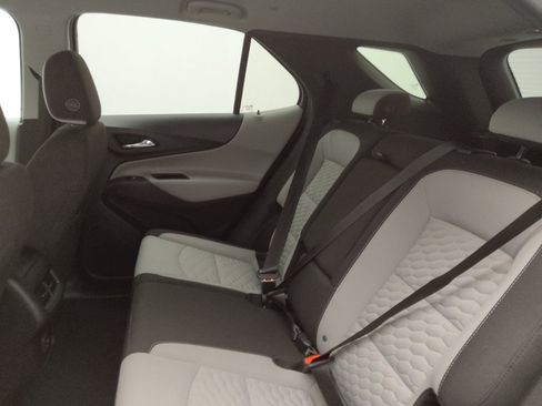 Used 2020 Chevrolet Equinox LS w/ LS Convenience Package image 18