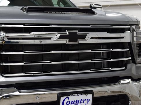 New 2026 Chevrolet Silverado 2500 LTZ w/ LTZ Premium Package image 11