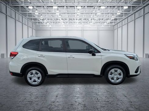 Used 2022 Subaru Forester AWD/4WD image 6