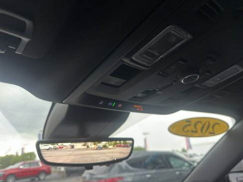 Used 2025 GMC Yukon AT4 Ultimate image 28