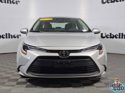 Used 2024 Toyota Corolla LE FWD image 2