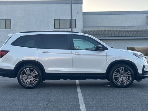 Used 2022 Honda Pilot Sport image 3