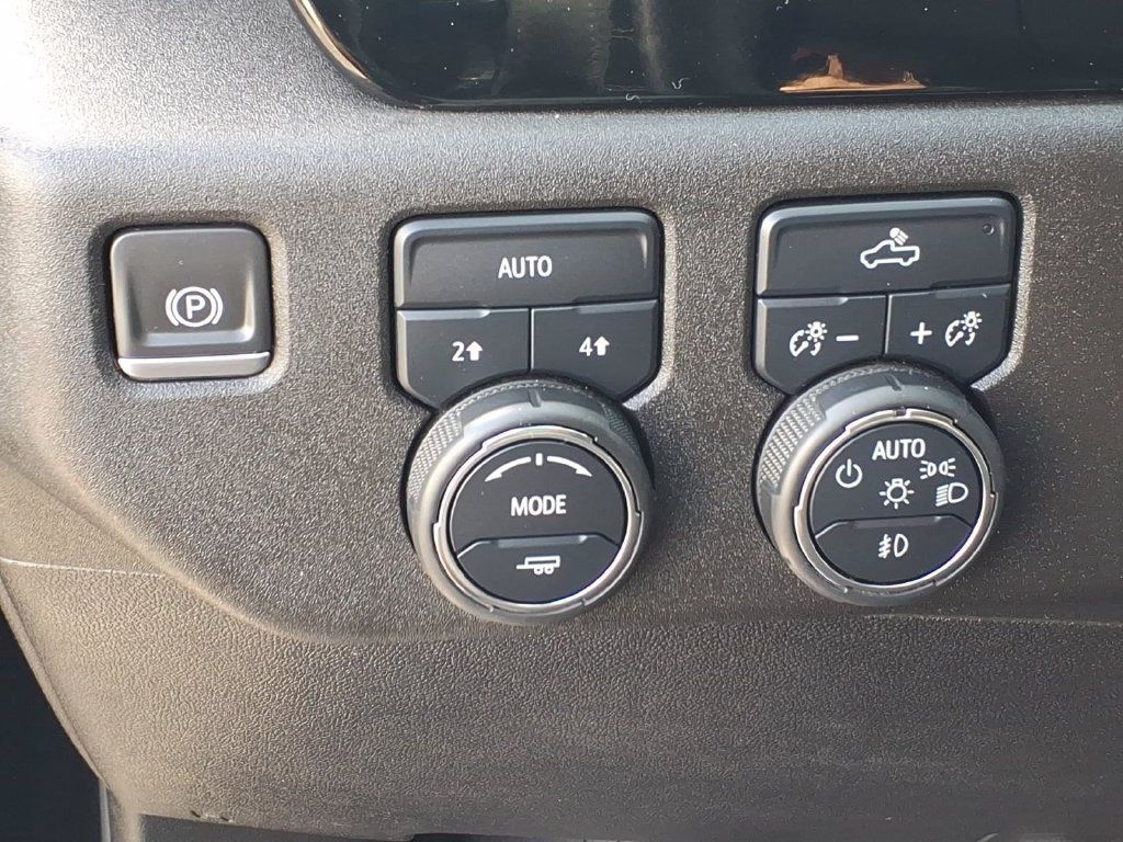 Used 2023 Chevrolet Silverado 1500 RST AWD/4WD image 5