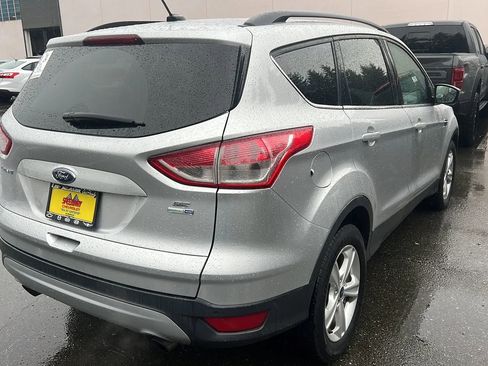 Used 2016 Ford Escape SE w/ Equipment Group 201A image 5