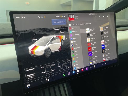 Used 2024 Tesla Cybertruck Cyberbeast AWD/4WD image 27
