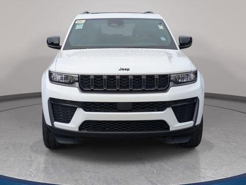 New 2026 Jeep Grand Cherokee Altitude AWD/4WD image 2