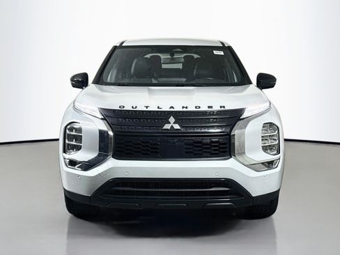 Used 2023 Mitsubishi Outlander SE Black Edition FWD image 2