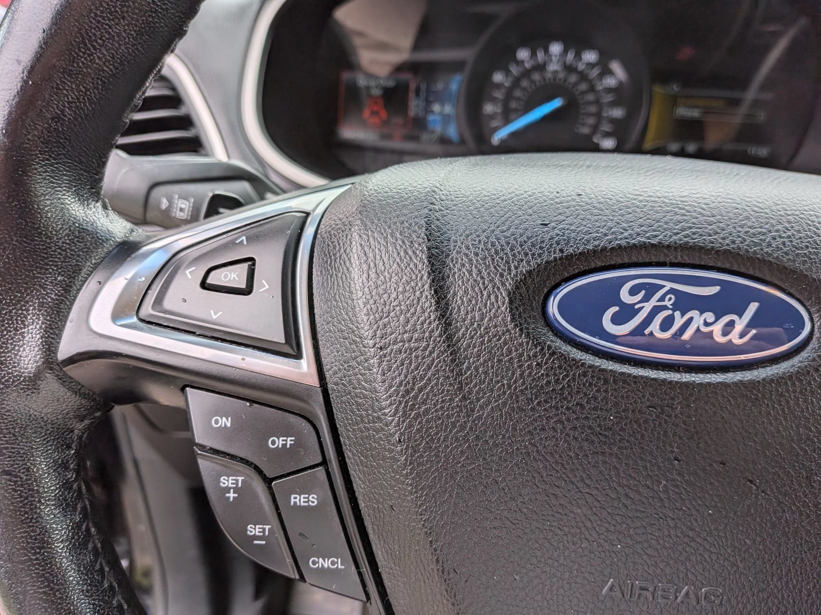 Used 2020 Ford Edge SEL AWD/4WD image 46