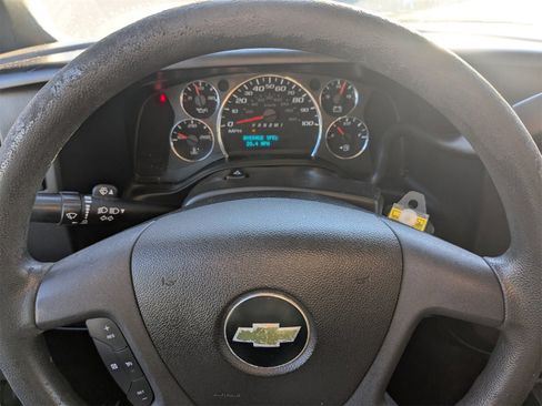 Used 2017 Chevrolet Express 3500 image 21