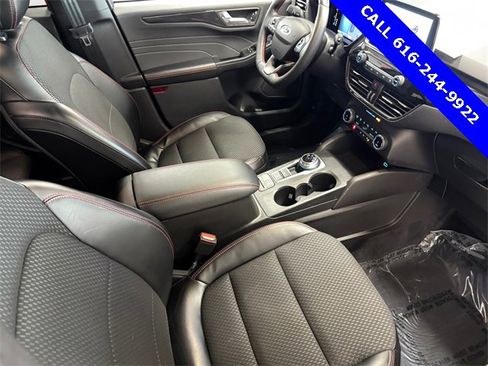 Used 2023 Ford Escape ST-Line image 8